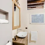 Kindness Art Historic Center 110sqm Private Parking Διαμέρισμα Arona