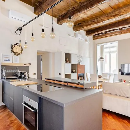 Kindness Art Historic Center 110sqm Private Parking Apartamento Arona