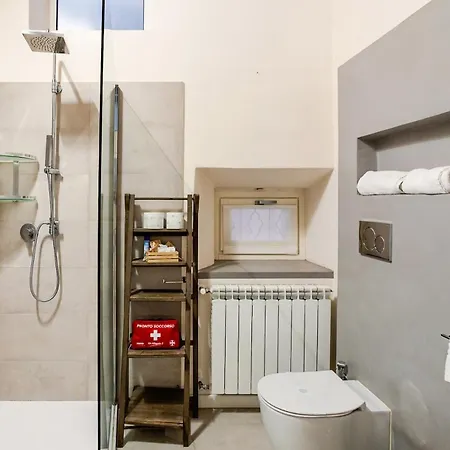 Kindness Art Historic Center 110sqm Private Parking Apartman *