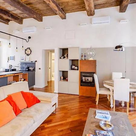 Kindness Art Historic Center 110sqm Private Parking